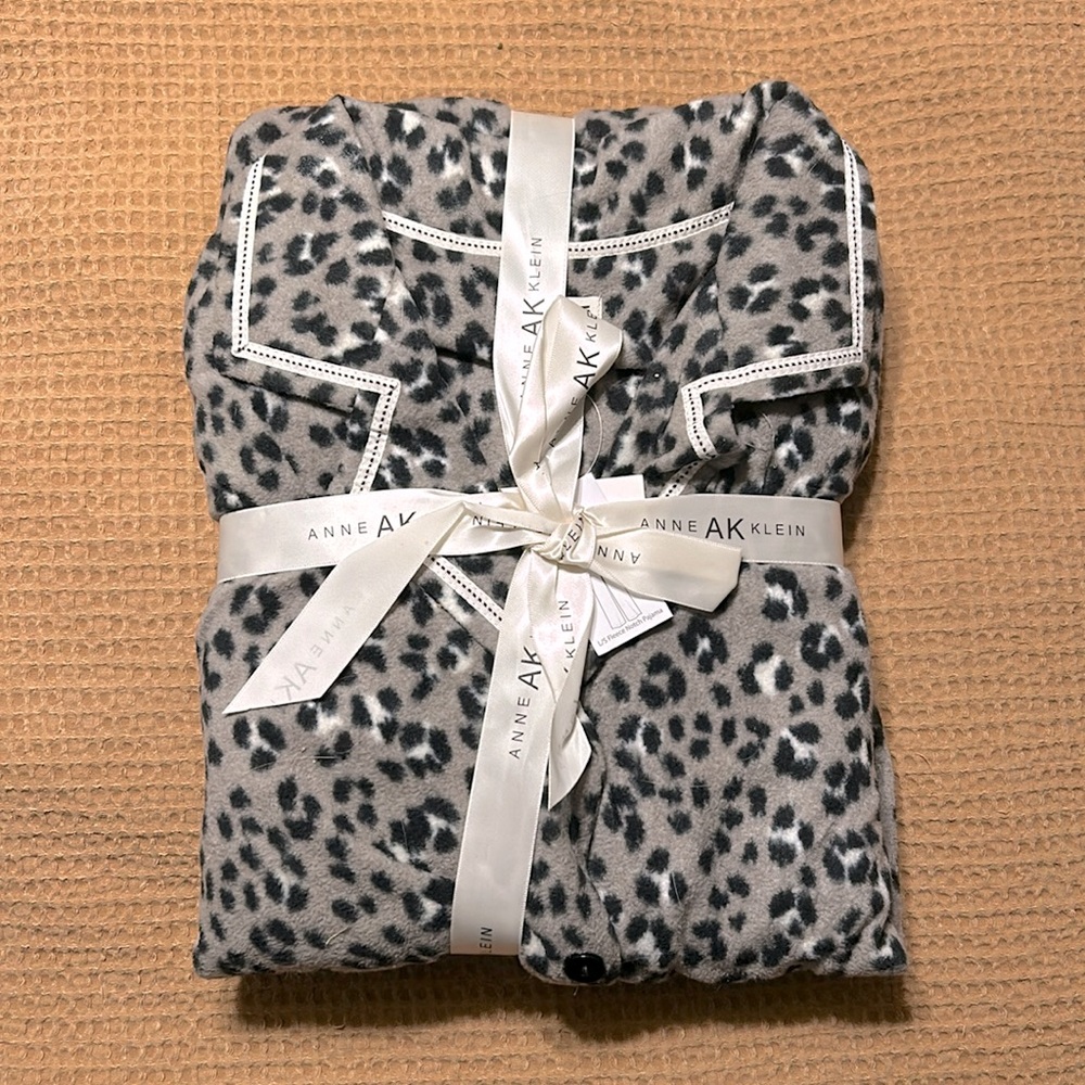 Anne Klein pajamas set